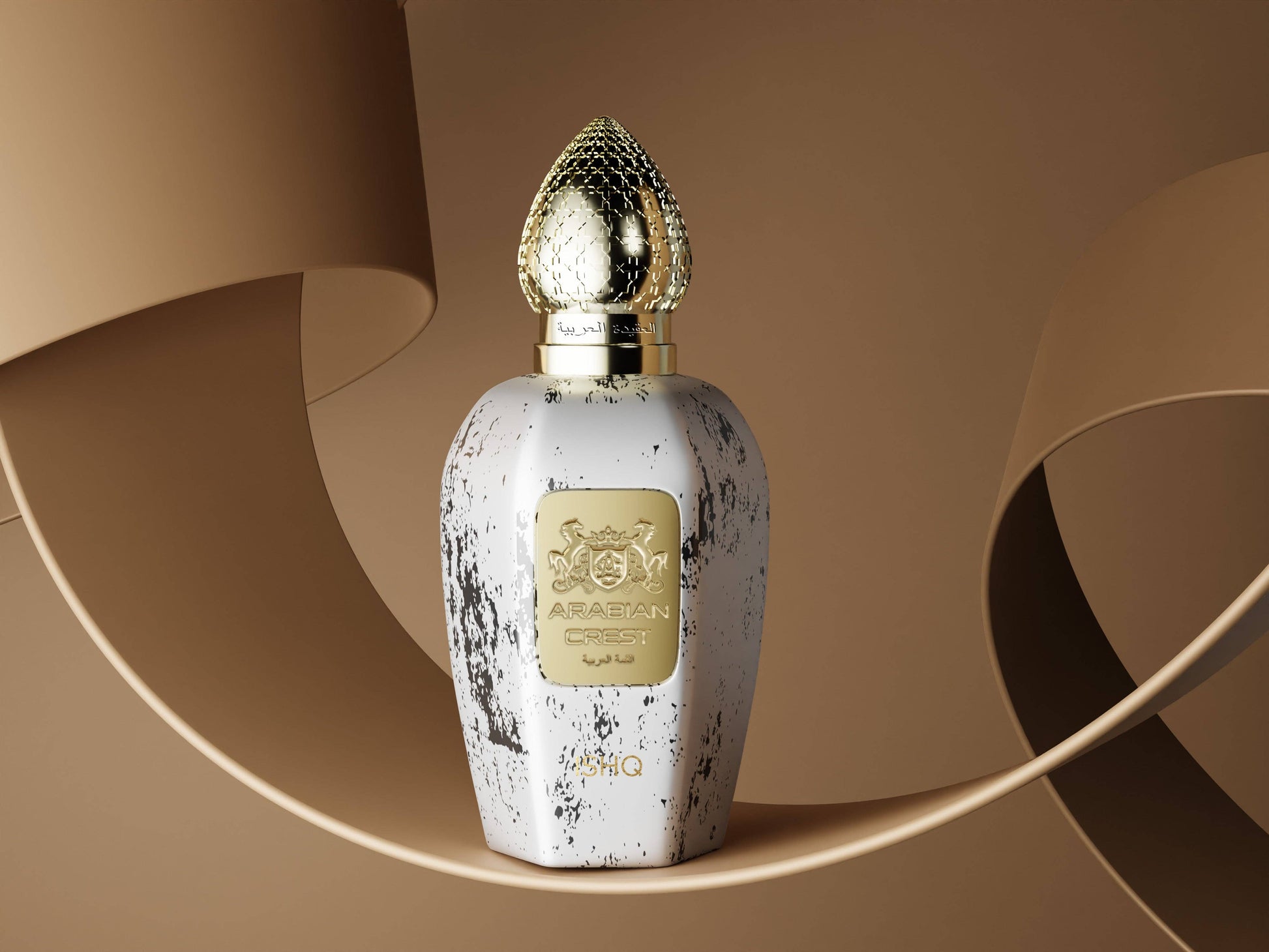 Arabian Crest Dubai Ishq Eau de Parfum Flasche mit eleganter Verpackung, sichtbarer Duftbeschreibung, stilvolles Design auf weißem Hintergrund